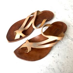 Cydwoq Sandal